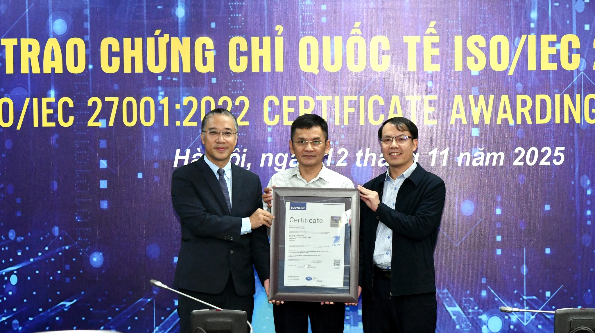 Lễ trao chứng chỉ ISO/IEC 27001:2022 cho VNPT